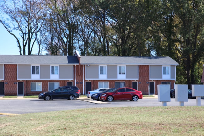 Building Photo - 512 Featherstone Ct
