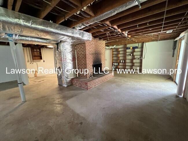 Building Photo - Spacious Ranch in North Lakes