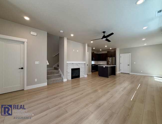 Building Photo - MOVE-IN SPECIAL - Stunning Butternut Creek Home with Bonus Room & 2-Car Garage