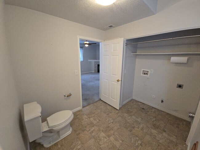 Building Photo - 1361 N 325 E