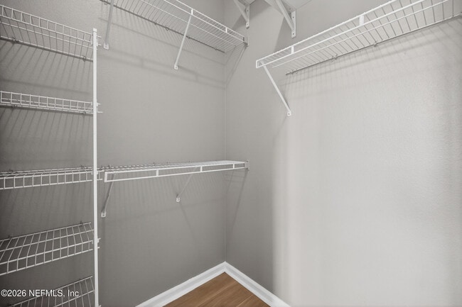 Building Photo - 10550 Baymeadows Rd