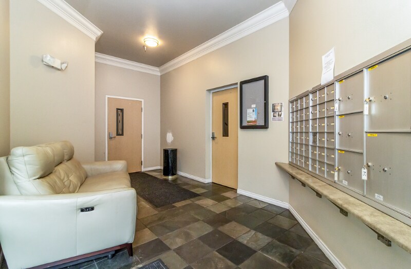 Building Photo - 12040 Bridgeport Way SW