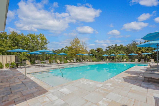 Building Photo - 2880 SE Federal Hwy