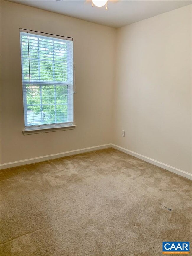 Building Photo - 836 Rockcreek Rd