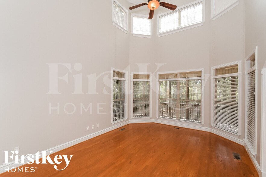 Building Photo - 1819 Winnipeg Cir