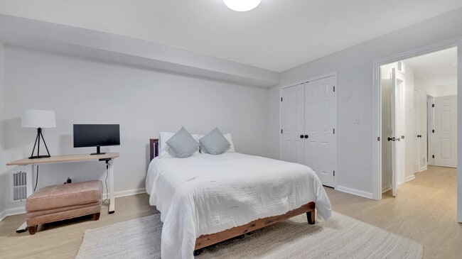 Building Photo - 146 G St SW