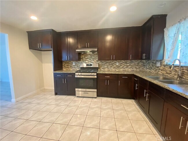 Primary Photo - 225 N Dalton Ave