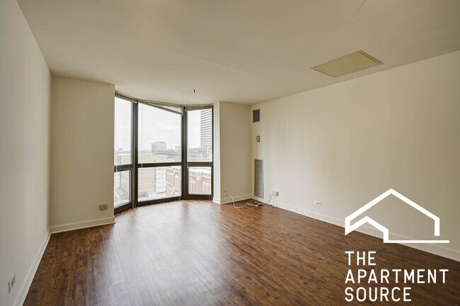 Building Photo - 1000 N La Salle Dr