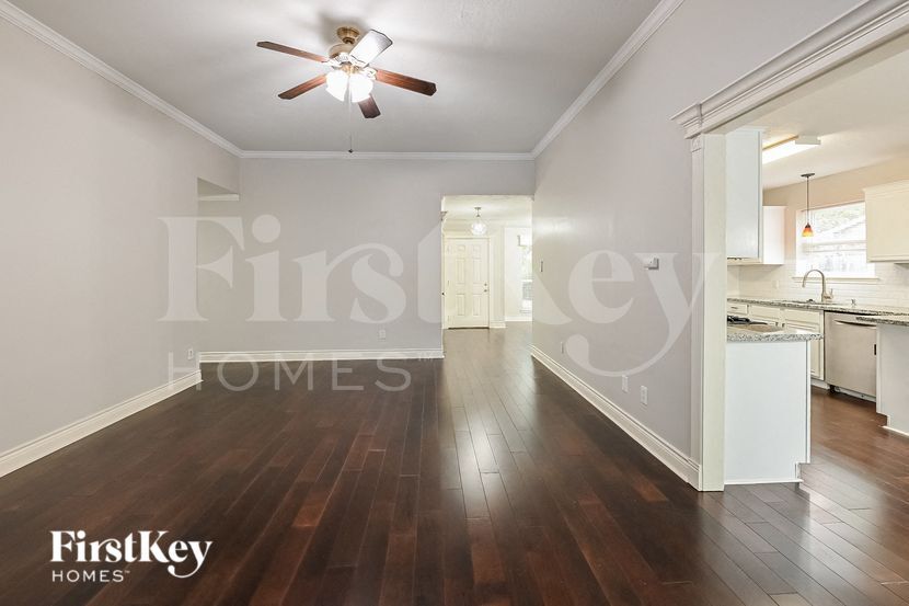 Building Photo - 6722 Woodland Oaks