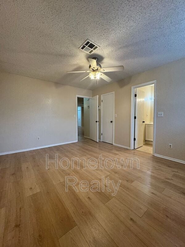 Building Photo - 922 NW 116th Court