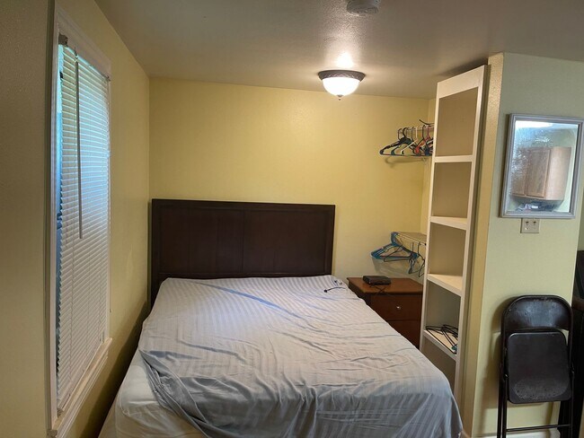 Building Photo - 1 bedroom/1 bath