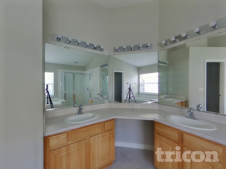 Building Photo - 7848 Mariners Harbour Dr