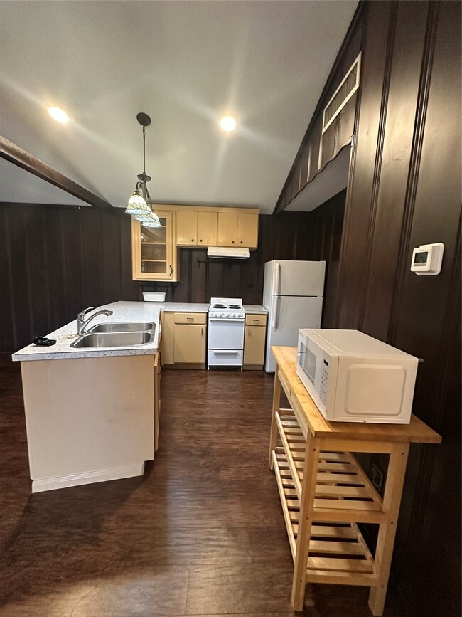 Building Photo - 1604 Hailey St