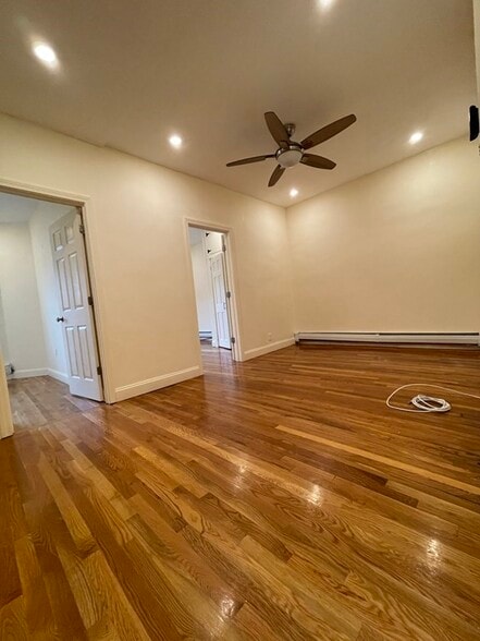 Building Photo - 45 School St