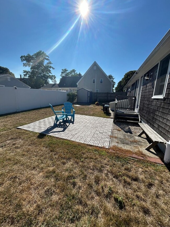 Building Photo - Dennis Port 2 bedroom Ranch