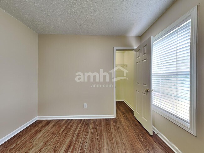 Building Photo - 4466 Timberwood Dr