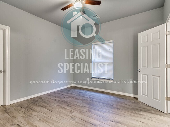Building Photo - Central Norman 4 Bed 3 Bath House PRE-LEAS...