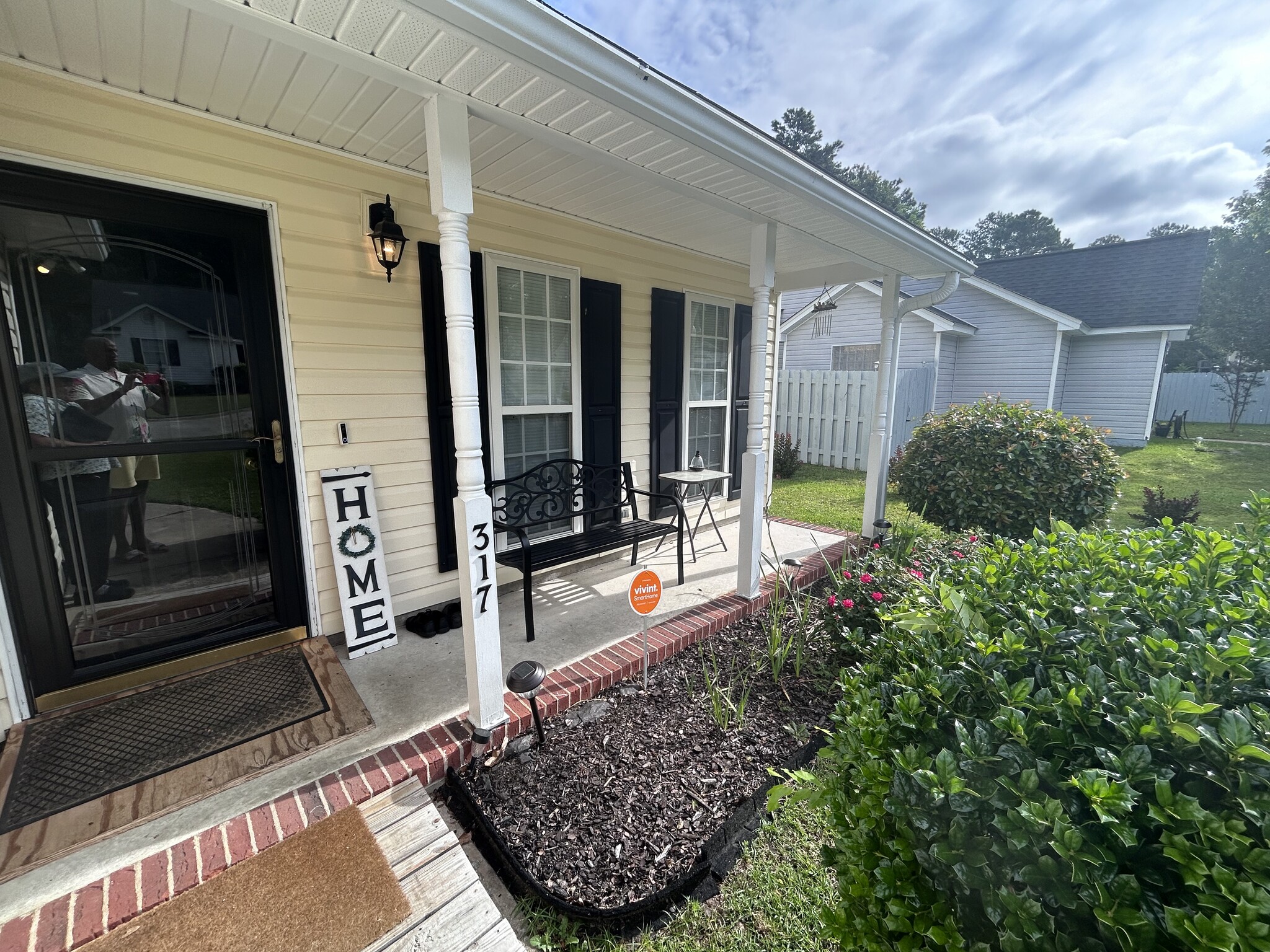 Building Photo - 317 Jaybird Ln