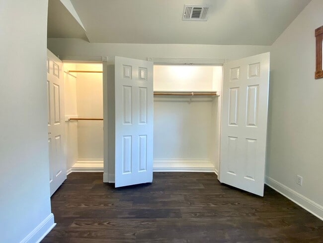 Building Photo - South Congress- 3/2 House- $3400