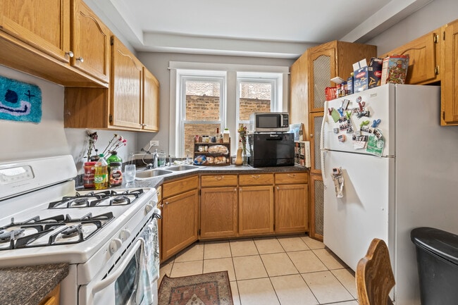 Building Photo - 2630 W Division St