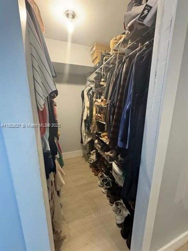 Building Photo - 5 Island Ave