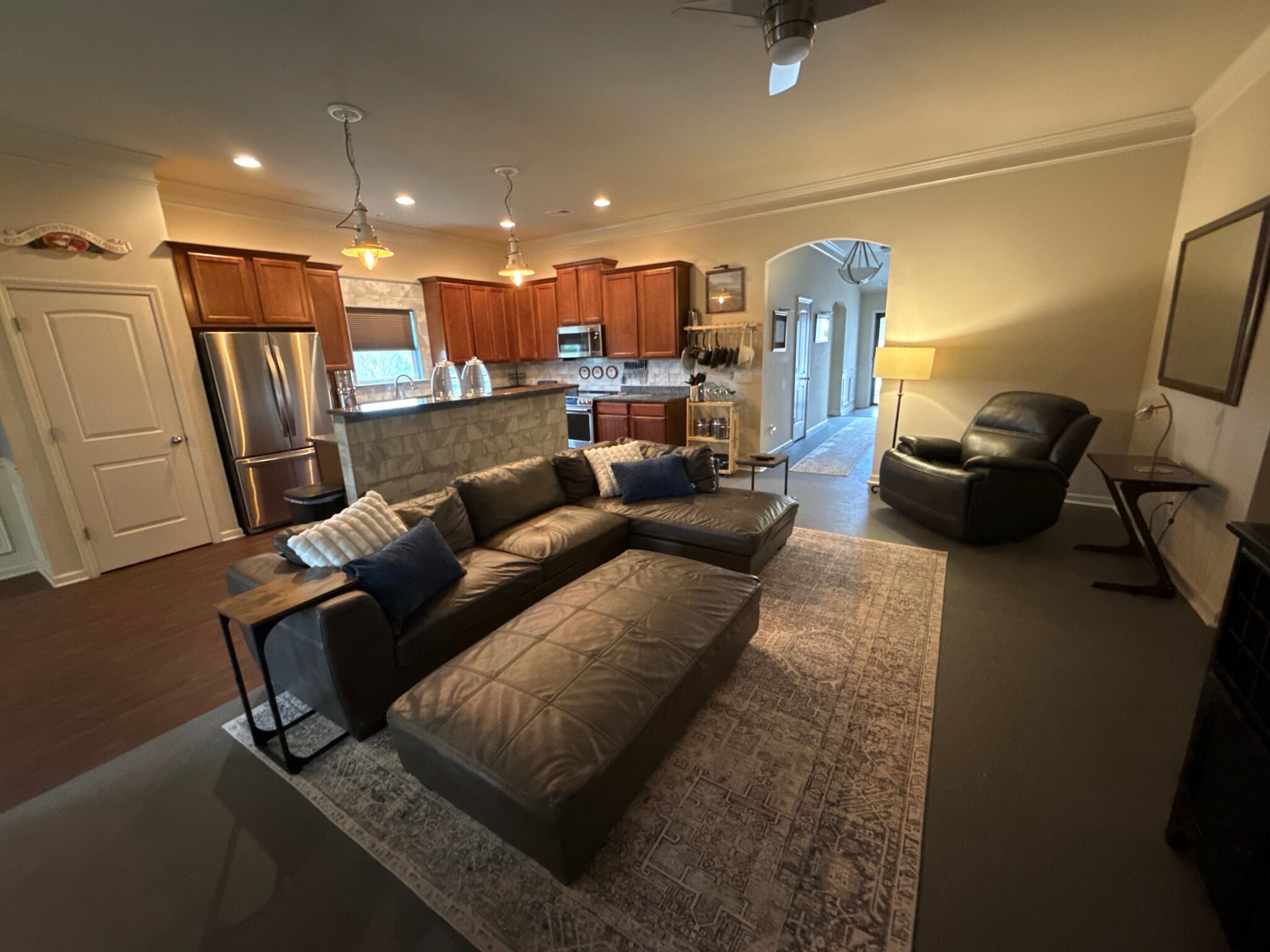 Building Photo - Room in House on Katielee Cove