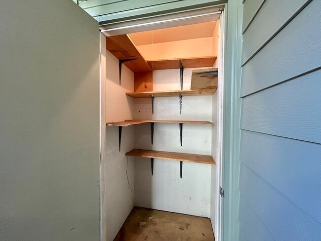Building Photo - Serene 2 Bed, 2 Bath Updated Hidden Gem!