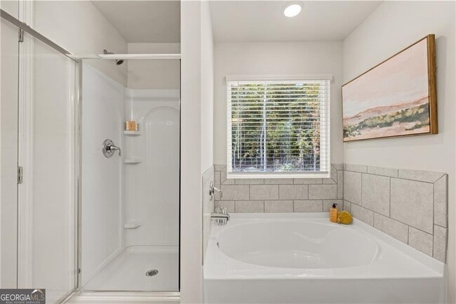 Building Photo - 539 Buxton Rd