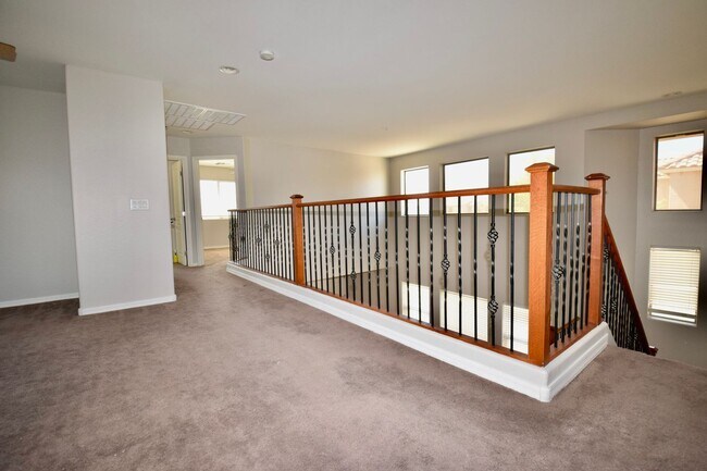 Building Photo - Beautiful Queen Creek home with a Pool!