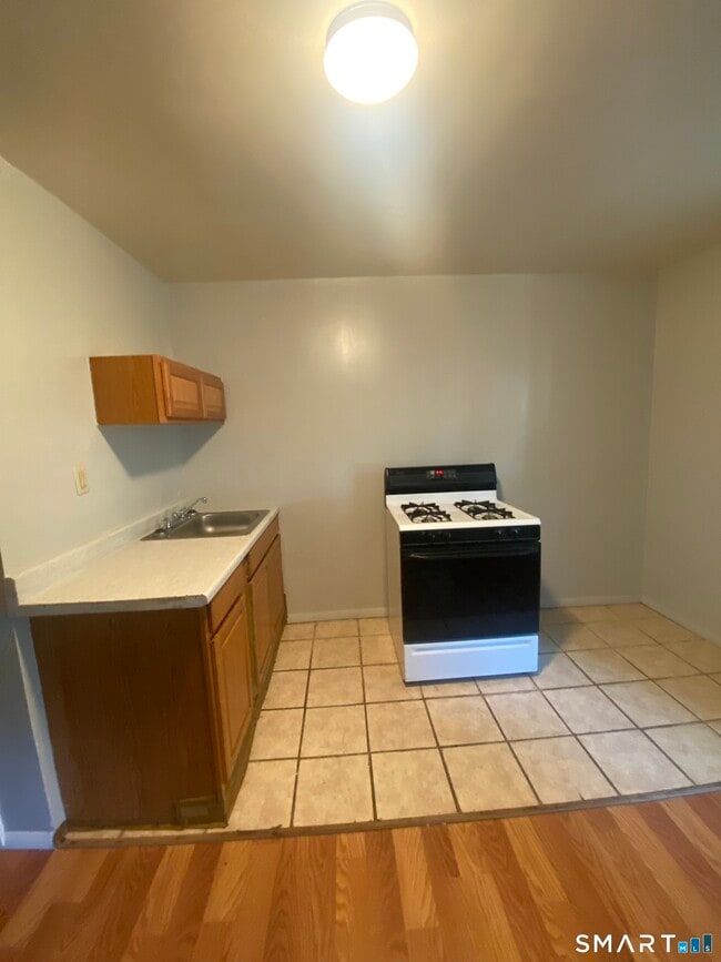 Building Photo - 789 Park Ave