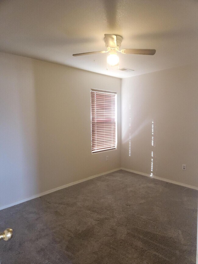 Building Photo - 2421 Falesco Rd SE