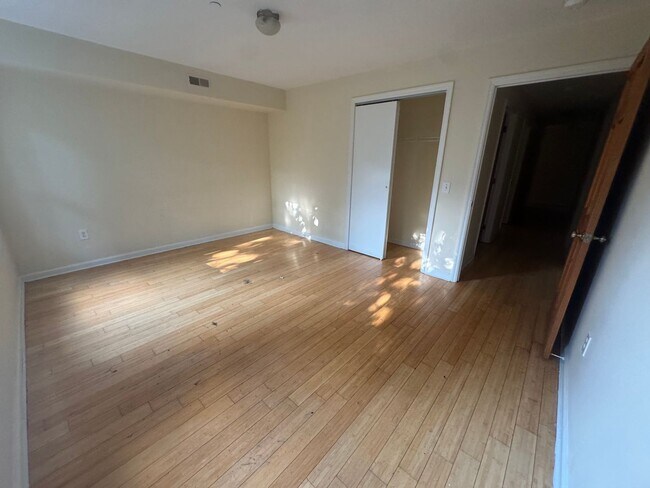 Building Photo - 1526 N 17th St