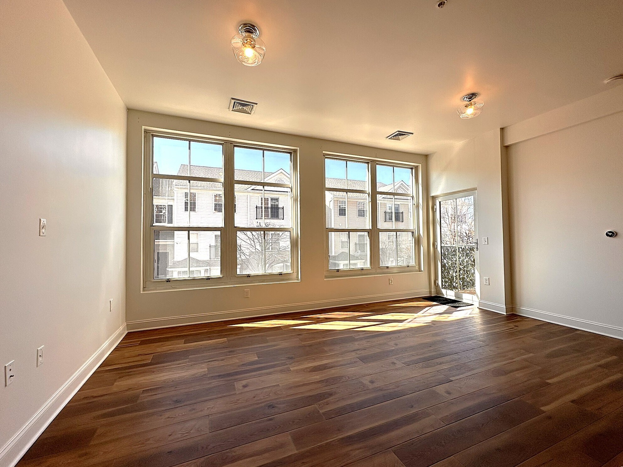 Building Photo - 55 Mallory Ave