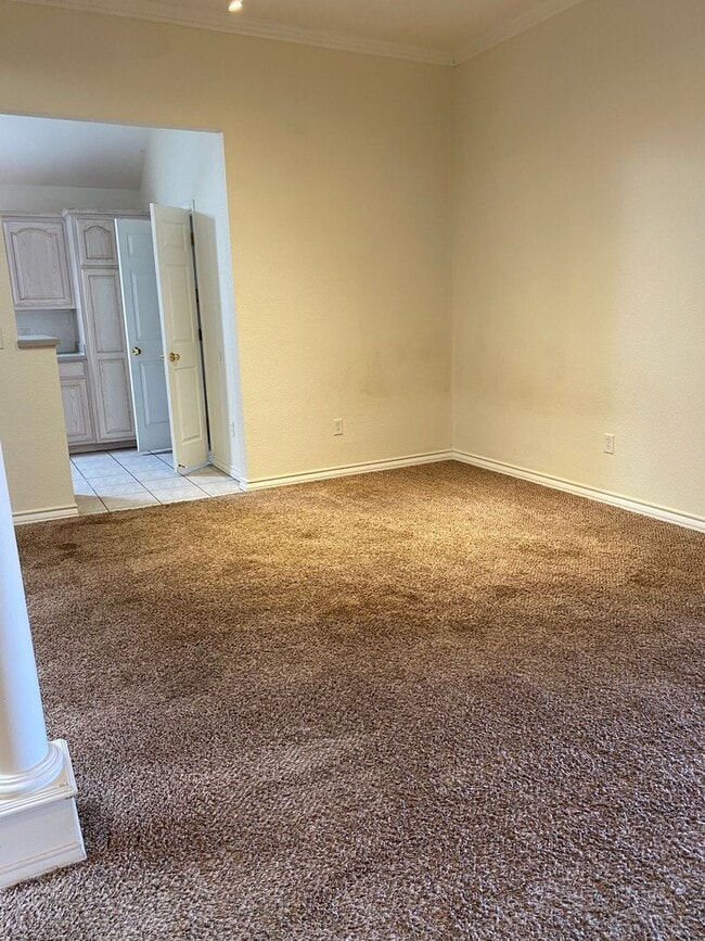 Building Photo - COMING SOON!!!  Large 3 bedroom home with a fireplace