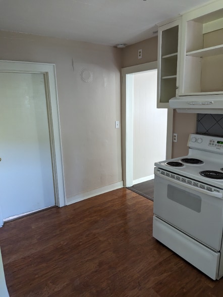 Building Photo - 2075 Berry St SE