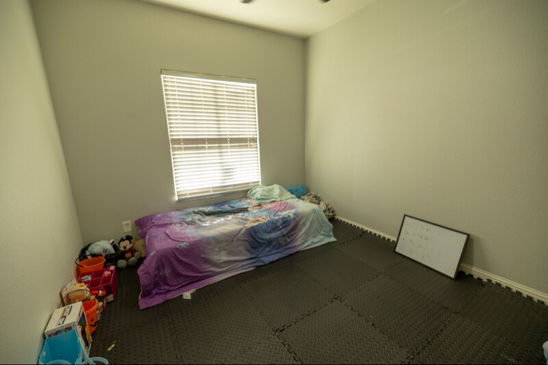 Building Photo - 1087 S Orangewood Dr