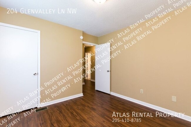 Building Photo - 204 Glenvalley Ln NW