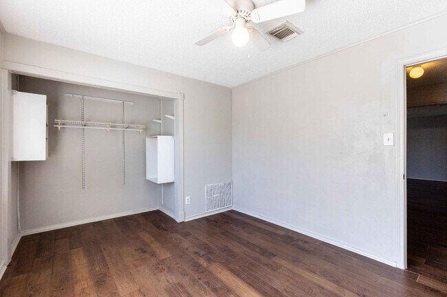 Building Photo - 8423 Parry Path