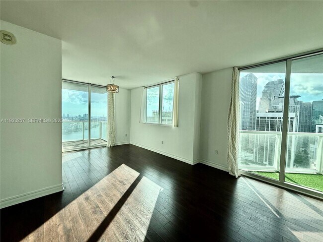 Building Photo - 253 NE 2nd St