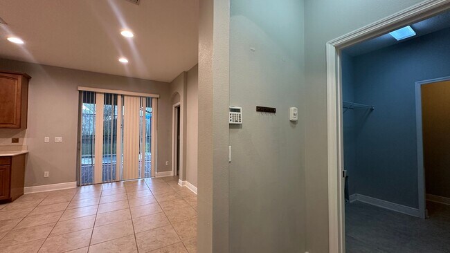Building Photo - 418 Brentwood Club Cove