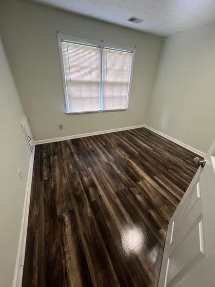 Building Photo - 3080 Dove Chase Ct