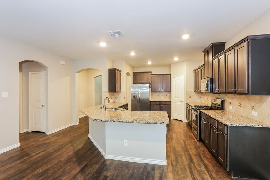 Building Photo - 3013 Colorado Dr