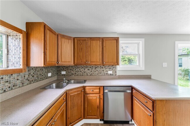 Building Photo - 7210 Colgate Ave