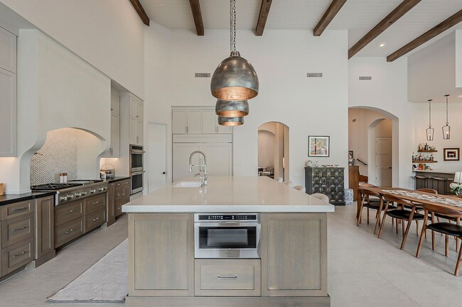 Building Photo - Luxury Home ready for January Move-in