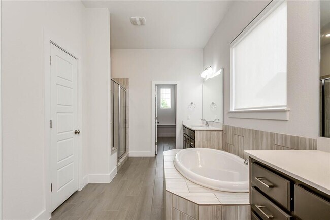 Building Photo - 5417 Flowing Brk Cv