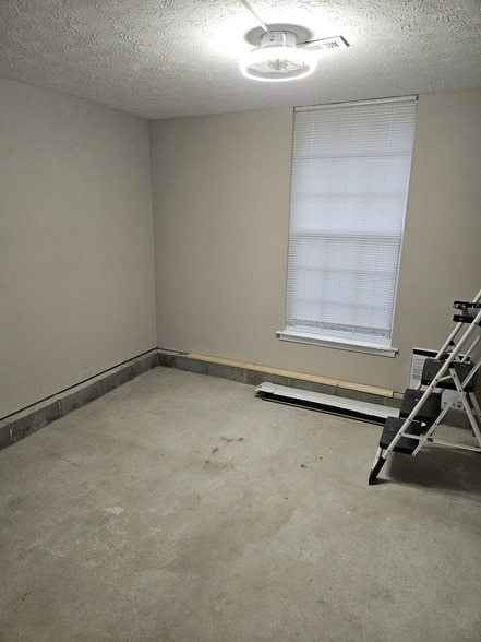 Building Photo - 101 Edgewood Dr