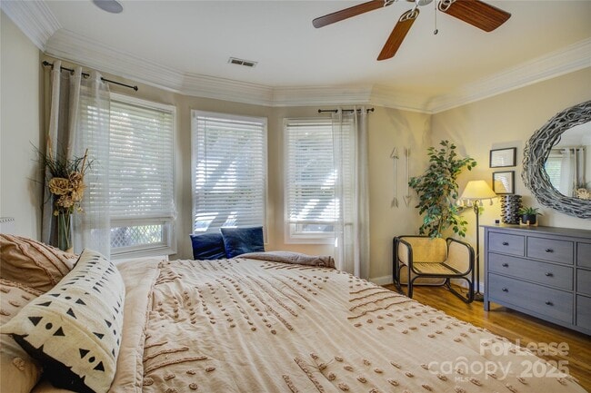 Building Photo - 909 Woodruff Pl