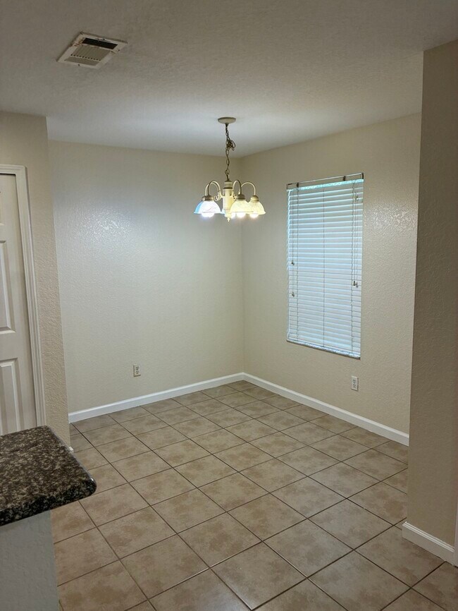 Building Photo - Beautiful 3/2 Duplex in Bay St. Louis MS