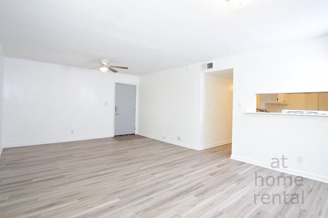 Building Photo - 6601 S Zunis Ave