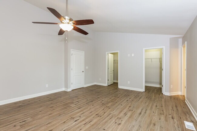 Building Photo - 1205 Heritage Links Dr